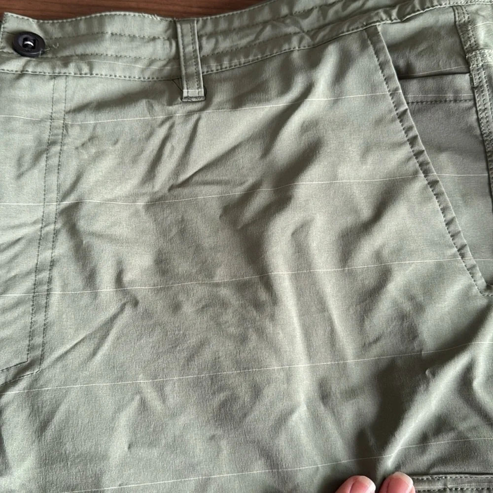 O’Neill Crossover Green Striped Mens Size 40 Shorts